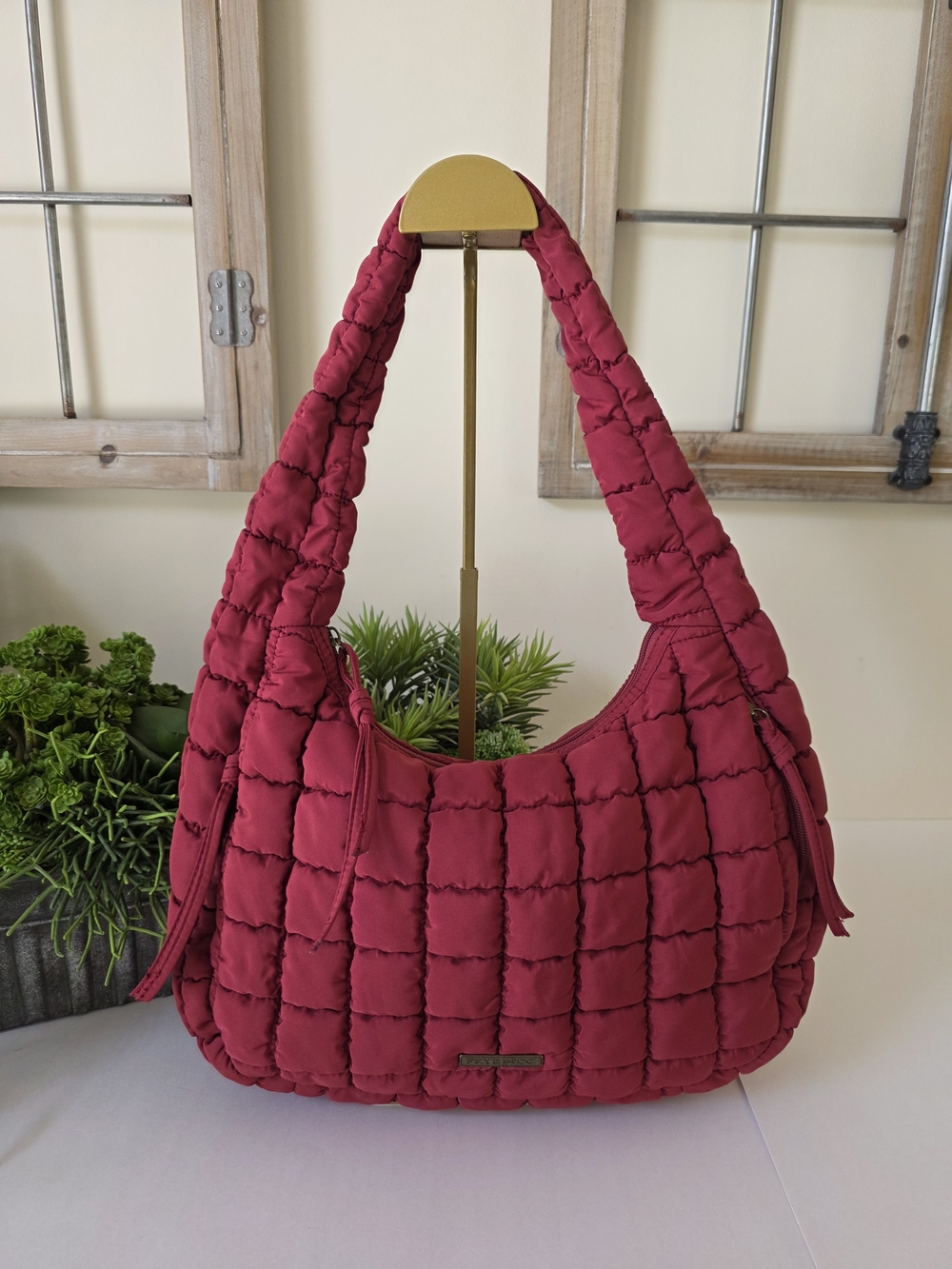Frye & Co Cranberry Quilted Shoulder Hobo Bag Large Slouchy Tote